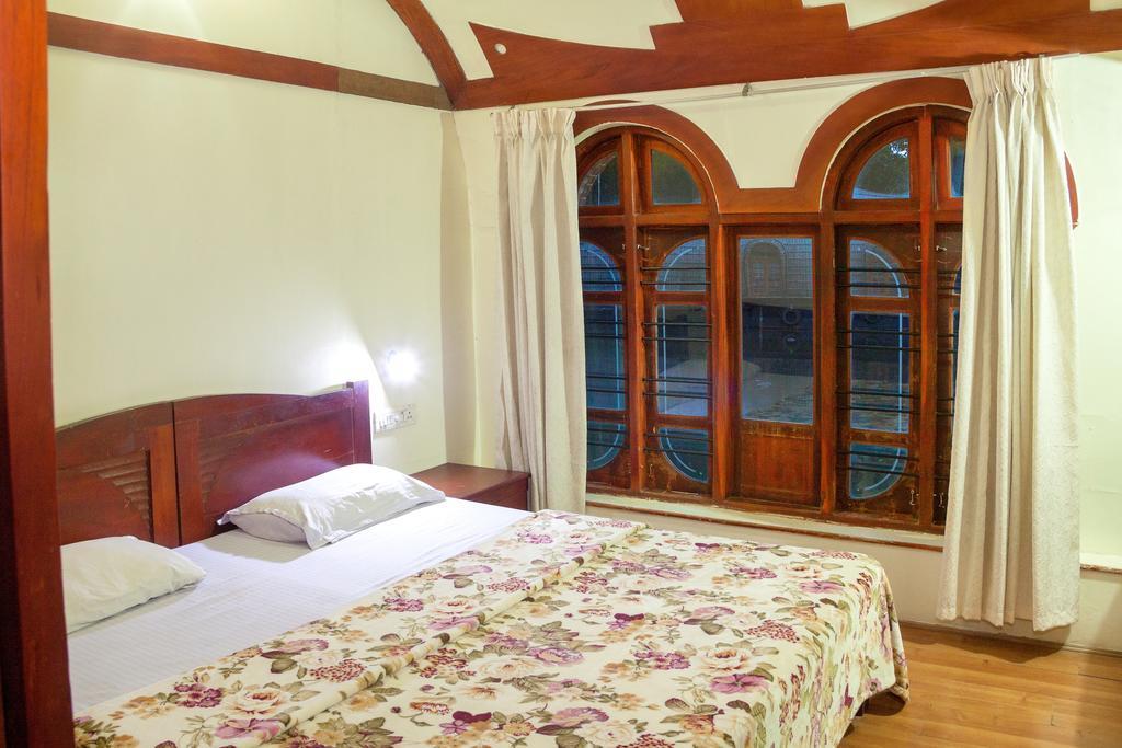 Hôtel Aqua Jumbo Houseboats à Kumarakom Chambre photo