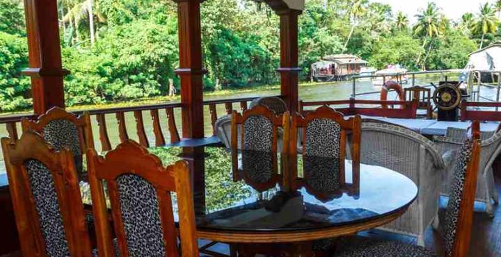 Hôtel Aqua Jumbo Houseboats à Kumarakom Extérieur photo
